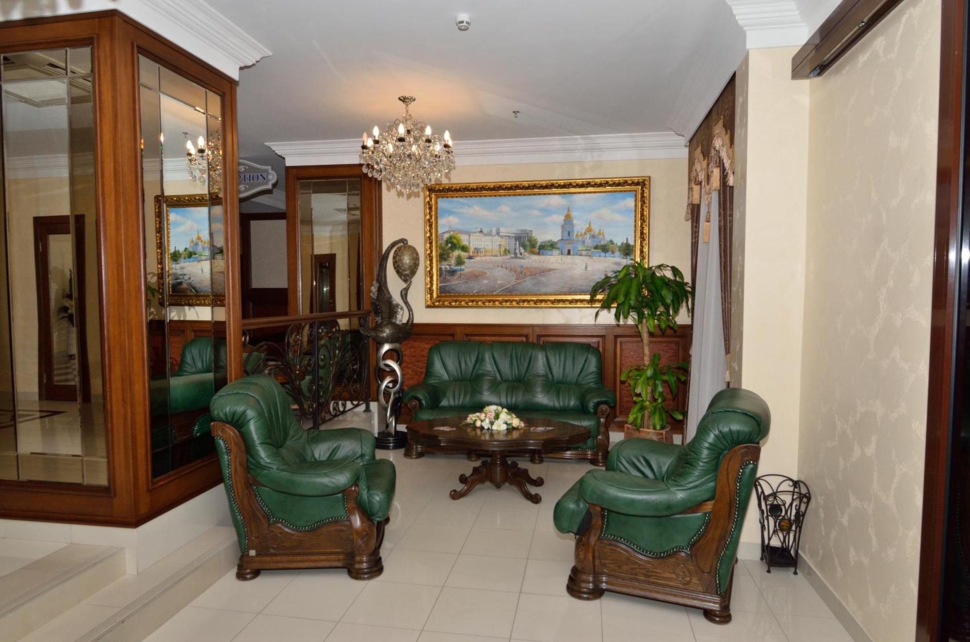 Hotel Ukraine Rivne Buitenkant foto