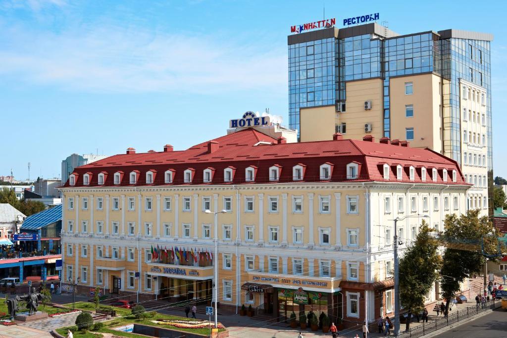 Hotel Ukraine Rivne Buitenkant foto
